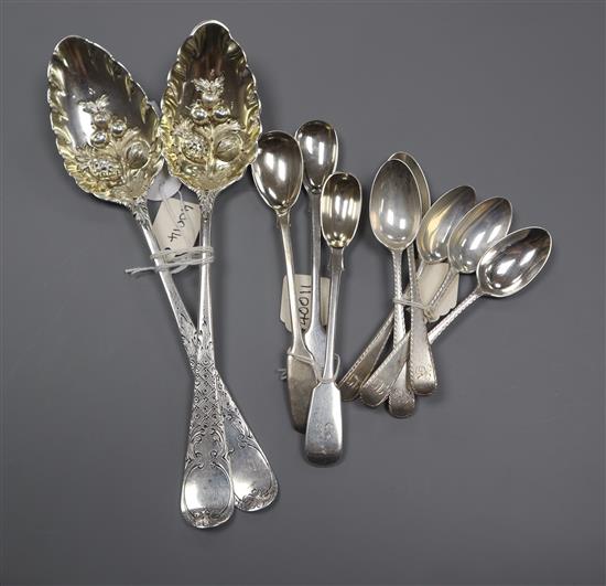 Five George V silver coffee spoons, three William IV / Victorian mustard spoons and two George III berry spoons. 7 oz.